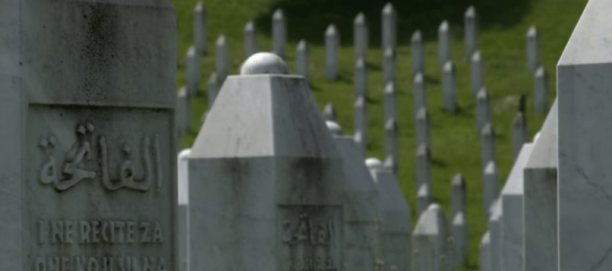 Sarajeva përcjell eshtrat e 14 viktimave të gjenocidit në Srebrenicë