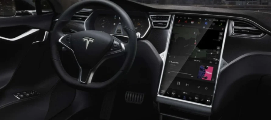 Aplikacionet e YouTube Music dhe Amazon Music edhe në Tesla