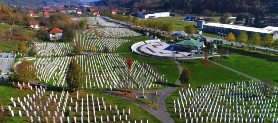 Bosnja shënon 29-vjetorin e “Gjeno*dit të Srebrenicës”