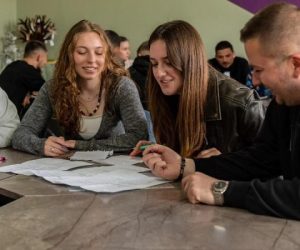 Çdo i treti student ka migruar ose mendon që të migrojë jashtë vendit