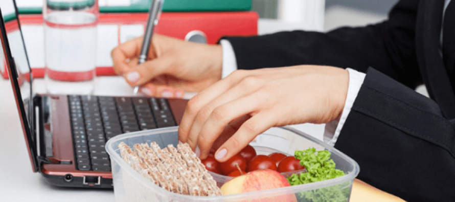 Çfarë të bëni nëse helmoheni nga ushqimi, pa shkuar në spital?