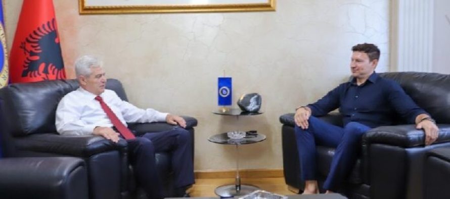 Ahmeti takoi Ambasadorin shqiptar Meidani: Shqiptarët po përbuzen, nevojitet platformë për legjitimitet