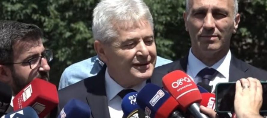 Ali Ahmeti: Proza e Ismail Kadaresë shkëlqeu në skenën vendore dhe atë botërore