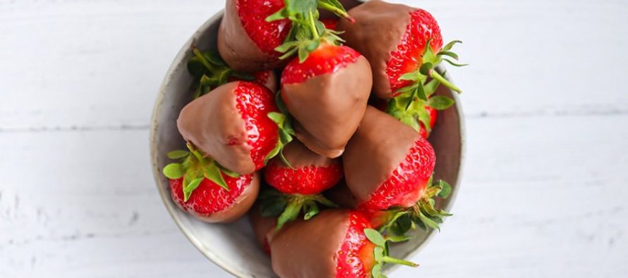 Disa ushqime të cilët nuk rekomandohet të konsumohen në darkë vonë