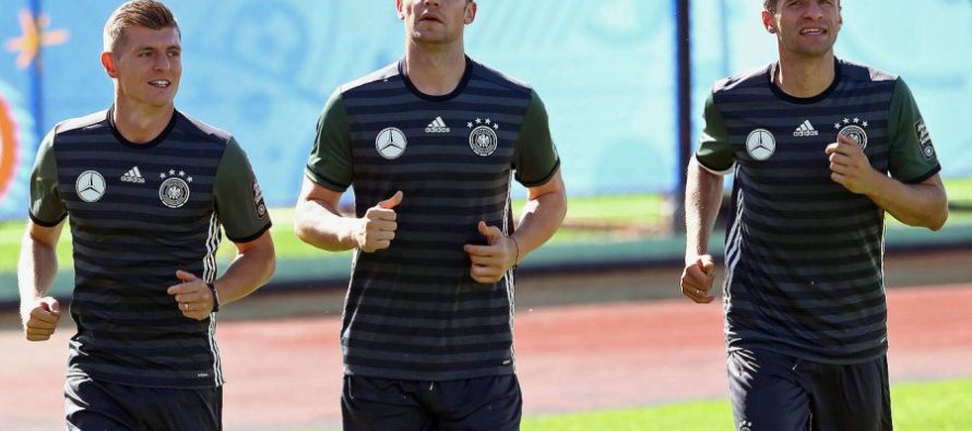 Pas Kroos, Gjermania humbet një tjetër veteran