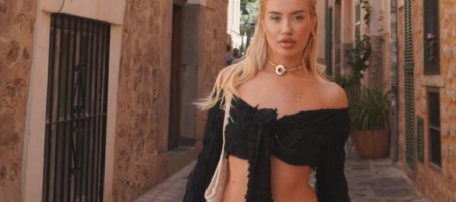 Dea Mishel ‘përvëluese’ nga deti