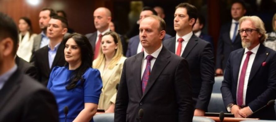 Alternativa me drejtori të rëndësishme nga kulaçi qeveritar?!