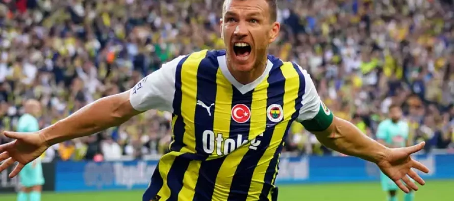 Dzeko lavdëron Mourinhon: “Është fantastike të punosh me të”