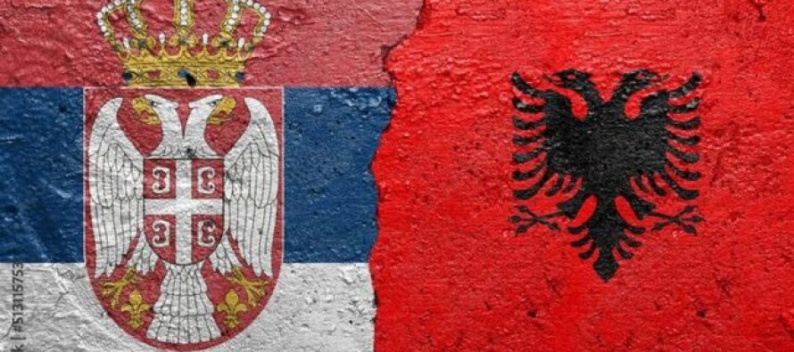 Analiza e ‘Financial Times’: Serbia dhe Shqipëria, si traumat e së kaluarës kanë lënë gjurmë të thella në të tashmen