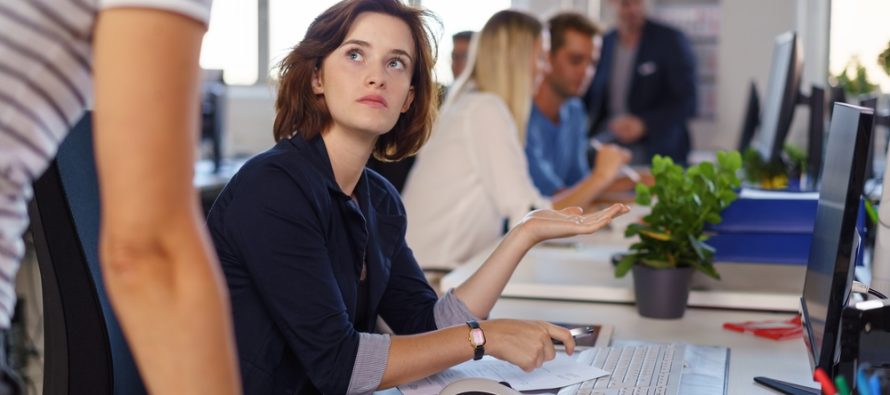 Si të sillemi me njerëzit që s’na pëlqejnë në punë?