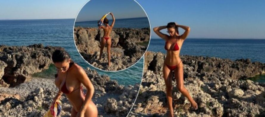 Oriola Marashi publikon fotografi mahnitëse në bikini të kuqe, ekspozon figurën tejet joshëse