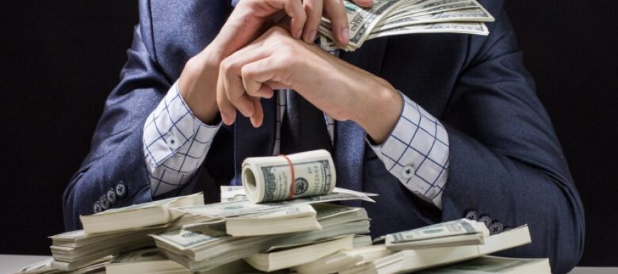 Kalendari hënor financiar për korrikun 2024: Kur duhet të keni kujdes në shpenzimin e parave?