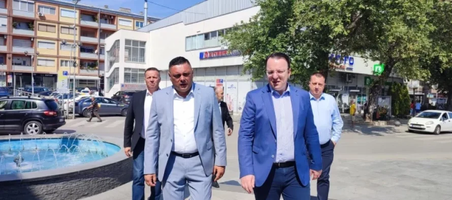 Ministri i Transportit dhe Lidhjeve Aleksandar Nikollovski në të njëjtën linjë me presidenten për ligjin për planifikim urbanistik