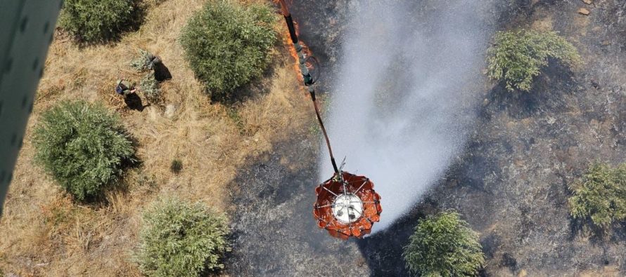 Situatë e vështirë nga zjarret në disa zona, probleme në Mesopotam të Finiqit, ministri i Mbrojtjes: Prioritet jetët e njerëzve