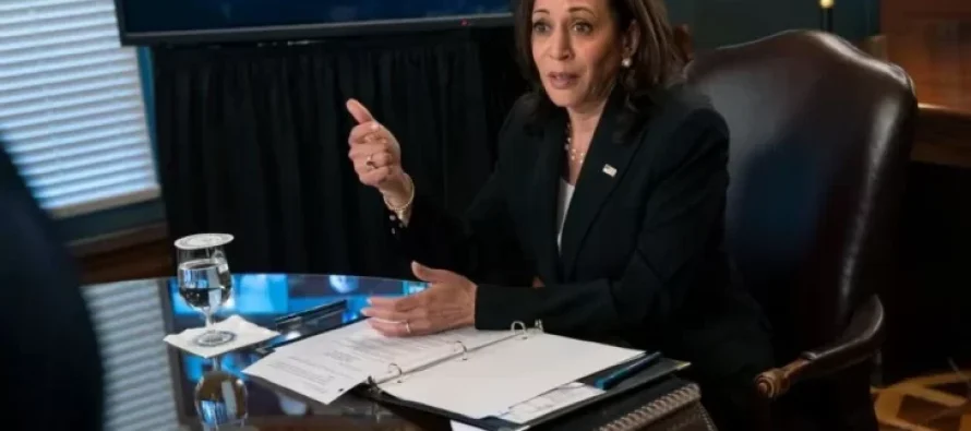 Kamala Harris nuk humb kohë, nis intervistimin e tre kandidatëve të mundshëm për nënpresident