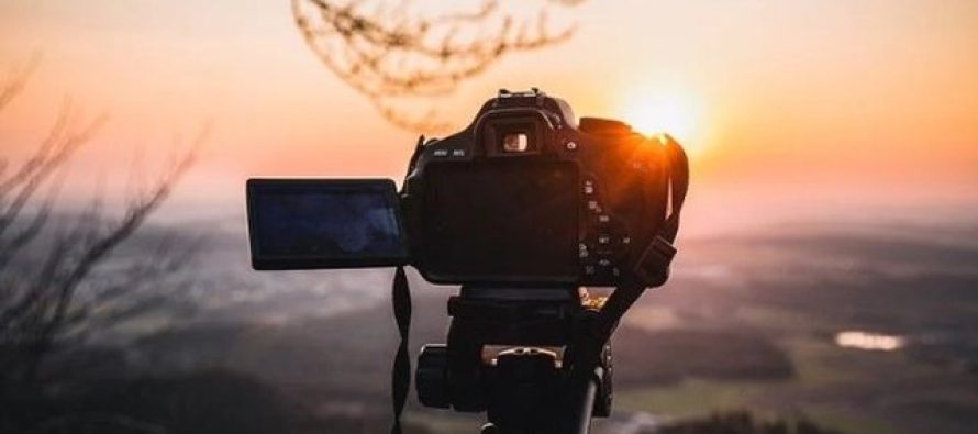 Dita Botërore e Fotografisë, çelet ekspozita “Vëllezërit Kodheli dhe Kolë Idromeno”