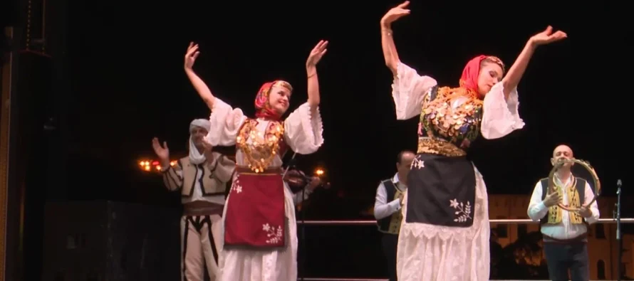 “Folk On Tour”, koncerti shëtitës i Ansamblit Kombëtar të këngëve dhe valleve popullore