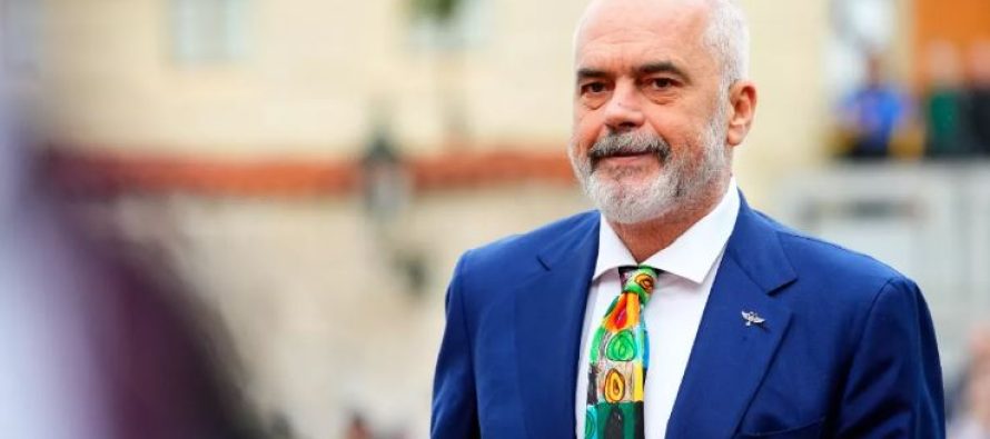 Medalja e parë olimpike dhe miza nën kësulën politike