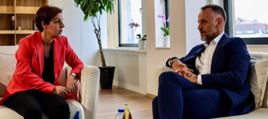 Zv/kryeministri Fetai nga Prishtina: Kontrollohen kamerat e aeroportit, nëse do të konstatohet shkelje, do të ketë përgjegjësi për incidentin me presidenten Osmani