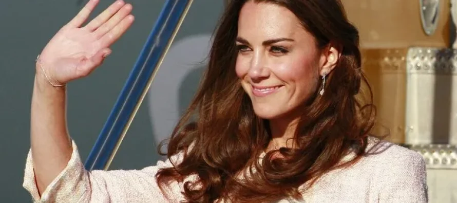 Kate Middleton shfaqet në publik