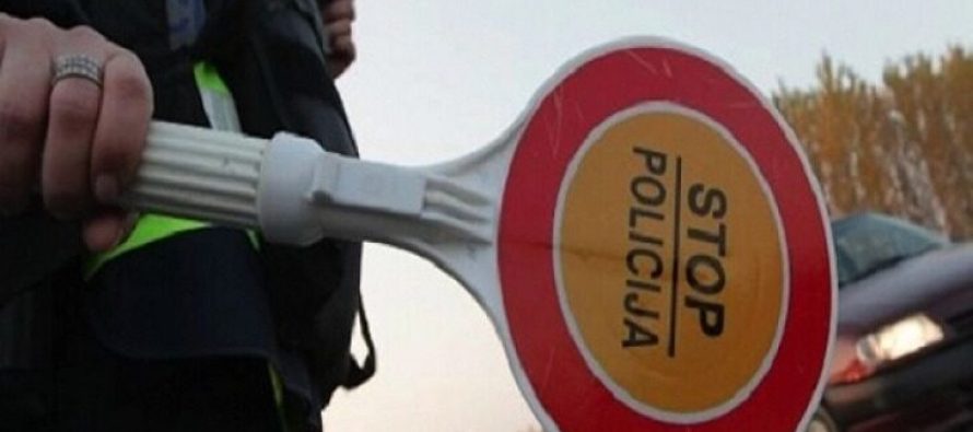 Policia në aksion, drogë e armë pa leje tek personat e kontrolluar