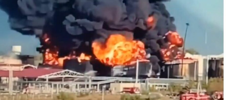 Depoja e naftës në Rostov, rusët edhe pas 11 ditëve nuk po ndalin dot zjarret