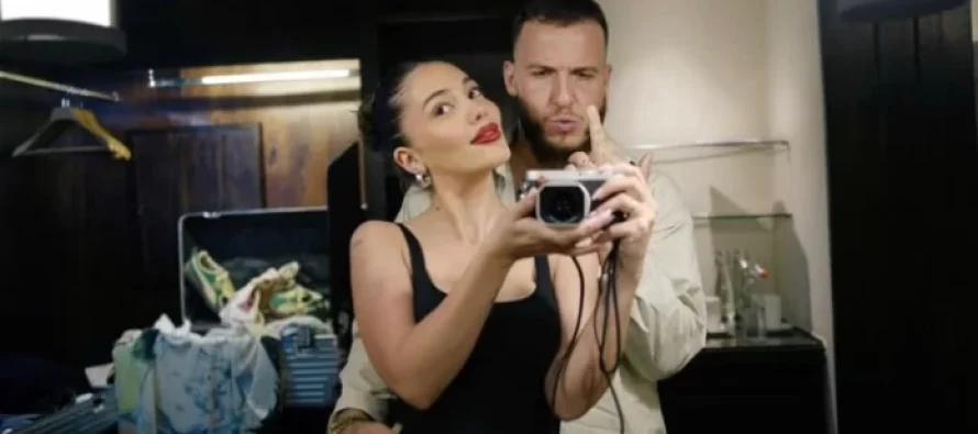 “Ti je..”, Mozzik me dedikim të ëmbël për Lotinën