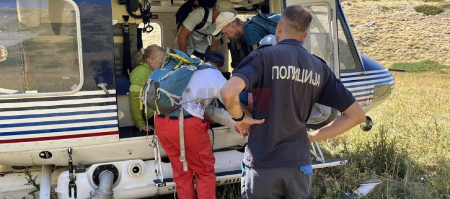 Gjatë shuarjes së zjarrit në Galiçicë, shpëtohet një turiste e lënduar nga Çekia