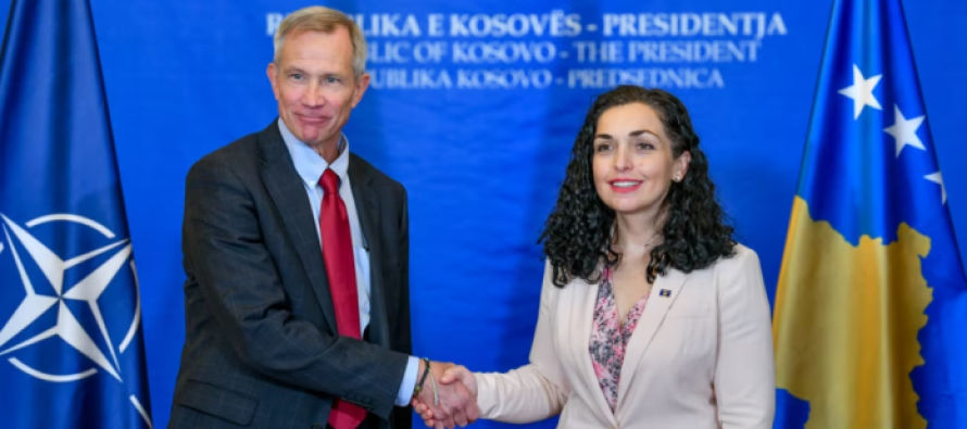 Osmani bisedon me zyrtarin e lartë të NATO-s për çështjen e urës në Mitrovicë