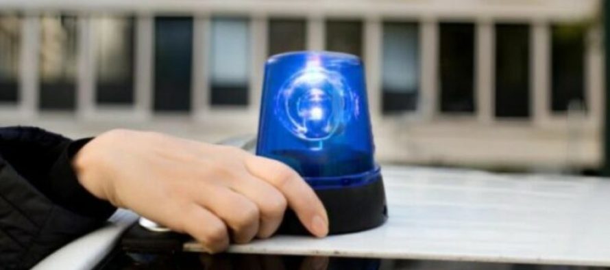 Pse dritat e “rotacionit” në automjetet e shërbimeve të urgjencës kanë ngjyrë të kaltër?