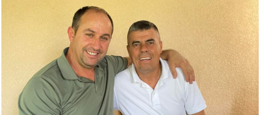 Publikohet fotografi, i dëshirohet mirëseardhje Blerim Ramadanit në shtëpi, në Kosovë