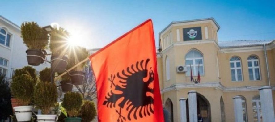 Grafitet dhe shtypja e shqiptarëve në Kosovën Lindore, bëhet thirrje për reagim ndërkombëtar