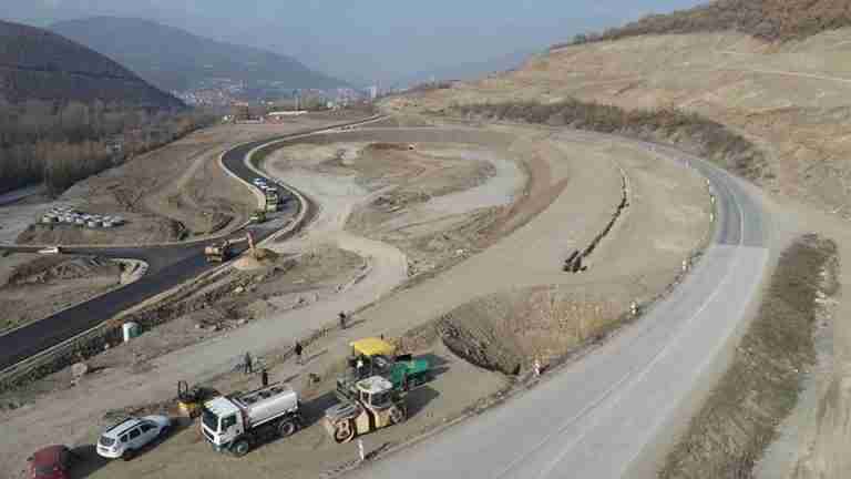 Autostrada Shkup-Bllacë, tregim pa mbarim! Dy kilometrat ende jofunksionale, asnjë informatë për 10KM tjera