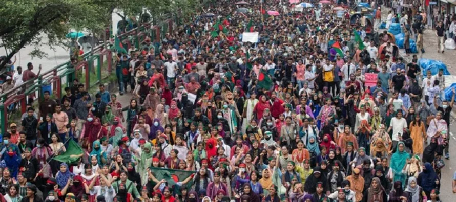 Mbi 90 të vrarë nga protestat në Bangladesh