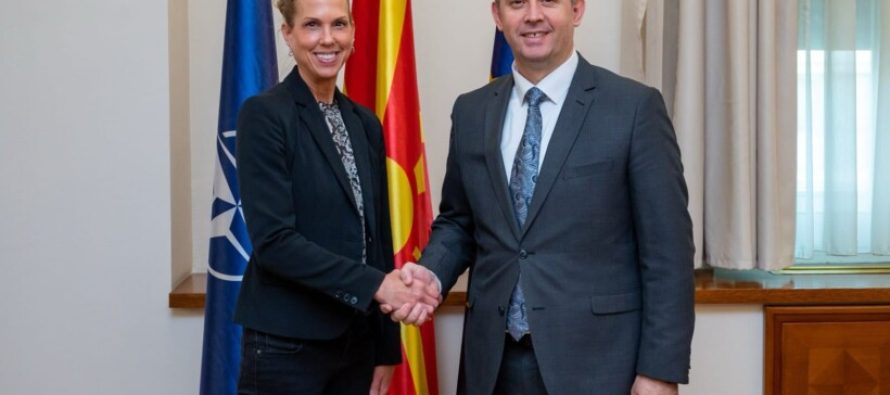 Kryetari i Kuvendit Afrim Gashi takohet me zv/ambasadoren e SHBA-së në Shkup, Nikol Varns