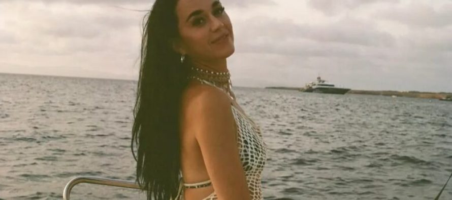Katy Perry nën hetim për dëmtime të mundshme mjedisore, në dunat spanjolle ku ajo filmoi videon muzikore “Lifetimes”