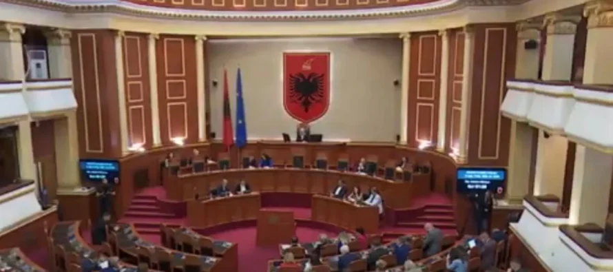 Kërkesa e PD për seancë të jashtëzakonshme për mandatin e Xhaçkës, Spiropali thërret Mbledhjen e Këshillit për Legjislacionin