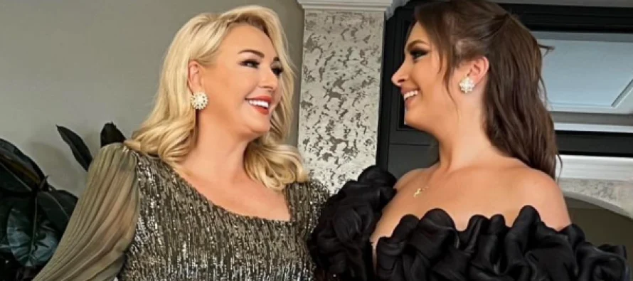 Remzija me të bijen e kallin kanagjegjin, shkëlqejnë të dyja (FOTO)