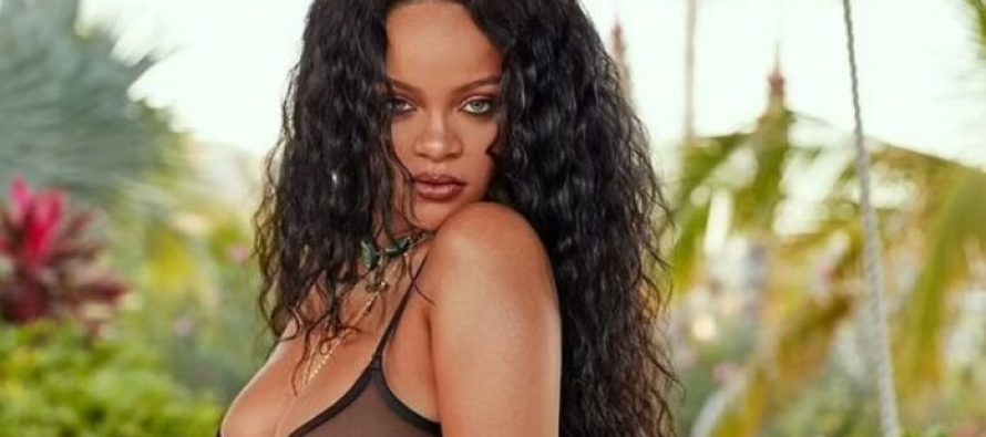 Rihanna duket mahnitëse, teksa pozon me të brendshme nga koleksioni i saj i ri Savage X Fenty