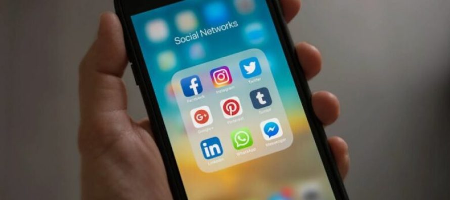 SONDAZH: A do të paguanit një abonim në Facebook dhe Instagram?