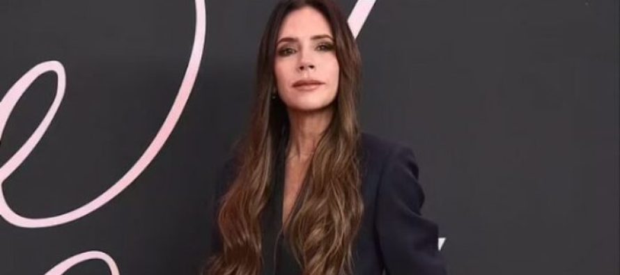 Victoria Beckham pranon se nuk do të hynte në industrinë e modës duke ditur atë që di tani – thotë se ishte ‘naive’ kur lançoi markën e saj