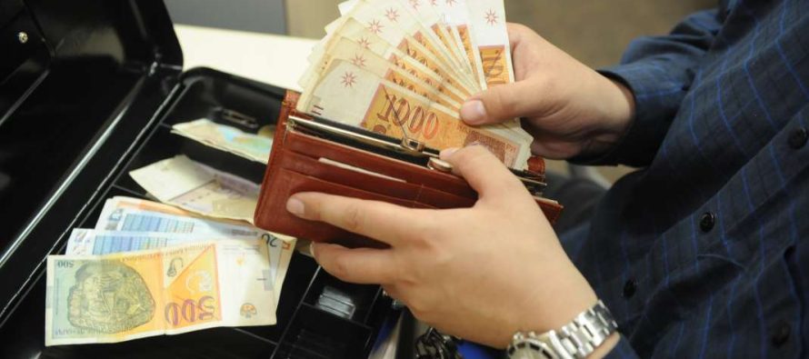 Dy të punësuar mbajnë një pensionist: Kush do t’a mbushë arkën!