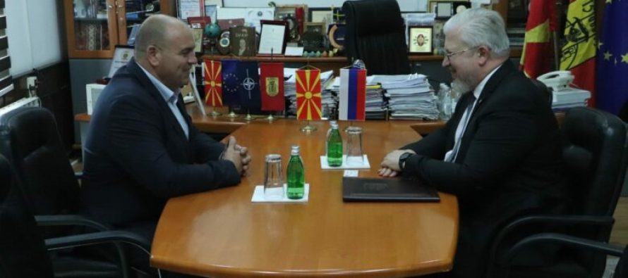 Maksim Dimitrievski u takua me ambasadorin e Rusisë, u pajtuan që të mësohet rusishtja në shkollat ​​e Kumanovës