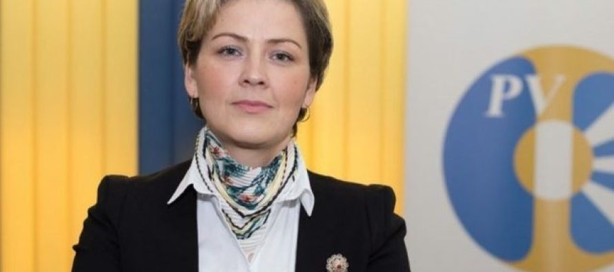 Policia serbe ndalon në kufi kryetaren e Komunës së Preshevës, Ardita Sinani
