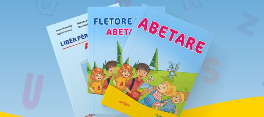 Abetarja e unifikuar shqipe në duart e nxënësve të klasave të para