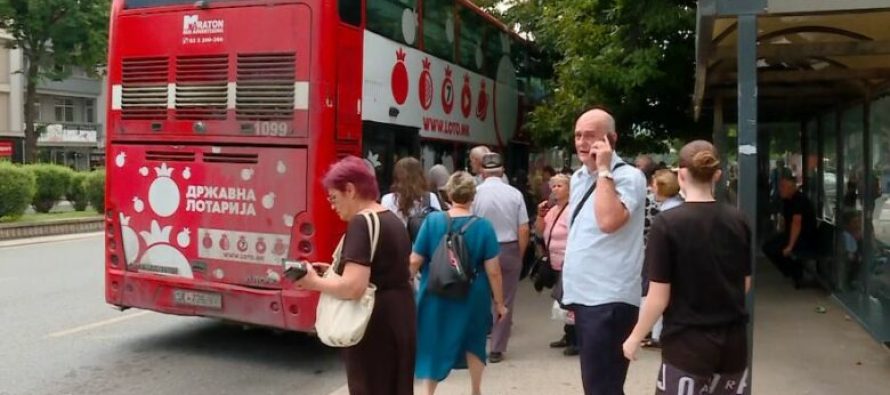 Linjat e reduktuara të autobusëve privatë, vështirësojnë lëvizjen e qytetarëve