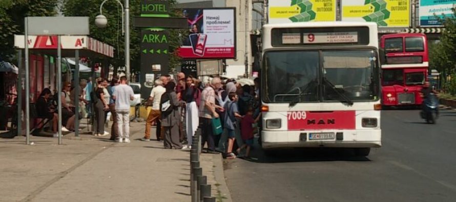 Kaosi me transportin publik assesi të zgjidhet, sa vjen e përkeqësohet