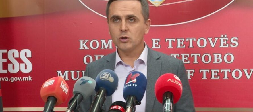 Bilall Kasami me libra të vjedhur bën fushatë politike