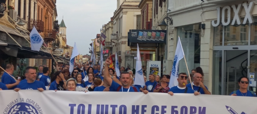 Marsh protestues i Sindikatës së Pavarur për Arsim, kërkojnë respektimin e marrëveshjeve kolektive