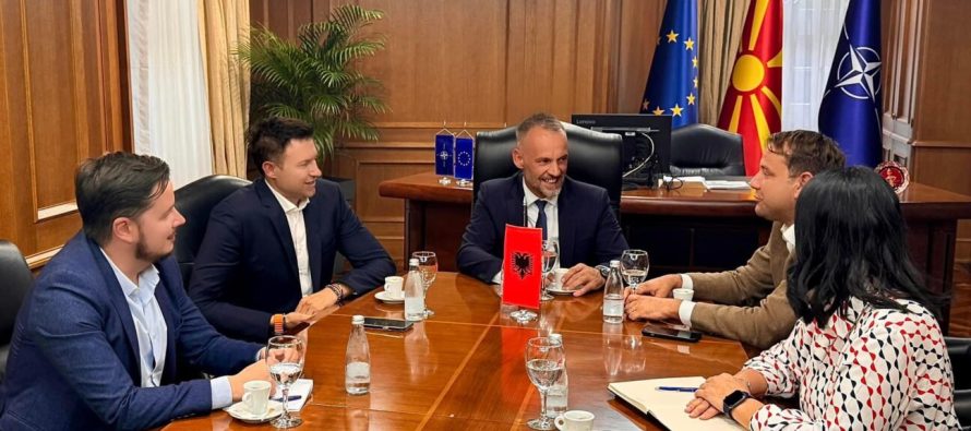 Zv/Kryeministri Arben Fetai takon ambasadorin e Kosovës, Qehaja dhe ambasadorin e Shqiperisë, Meidani: Koordinim për festat e Nëntorit